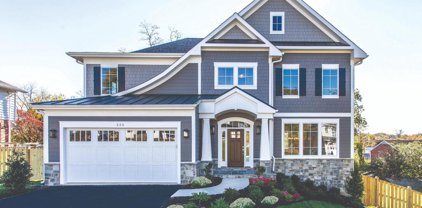 1112 Fairway Dr Ne, Vienna