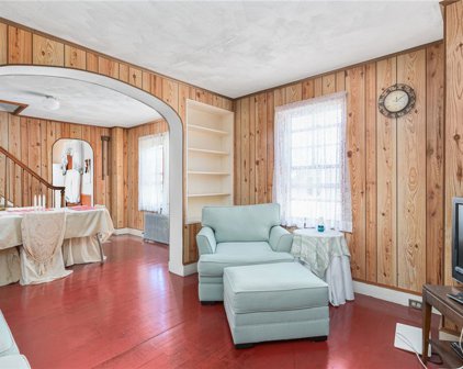 29 What Cheer Avenue, East Providence