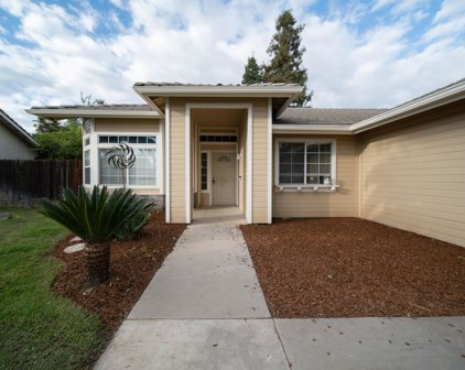 3912 E Laurel Court, Visalia
