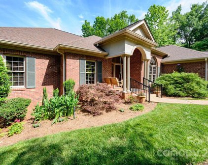 894 North Shore  Drive, Hickory
