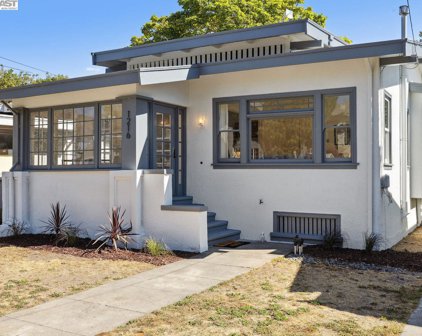 1216 Pearl St, Alameda