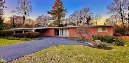 8 Garrison Farms Ct, Pikesville