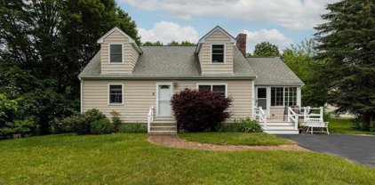 8 Summer Street, Hopkinton