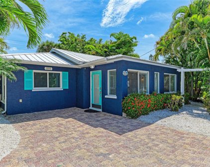 890 N Shore Drive, Anna Maria