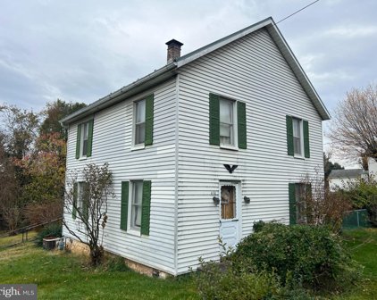438 Buchanan Trail West, Greencastle