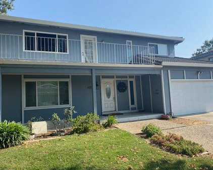 1075 Fleetwood Drive, San Jose