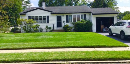 21 Barrier Drive, Hazlet