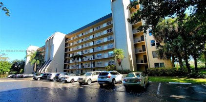 3300 W Rolling Hills Cir Unit #608, Davie