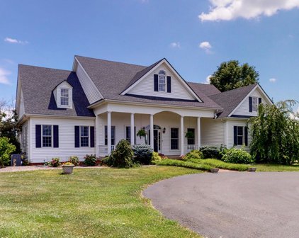 1833 Aiken Rd, Shelbyville
