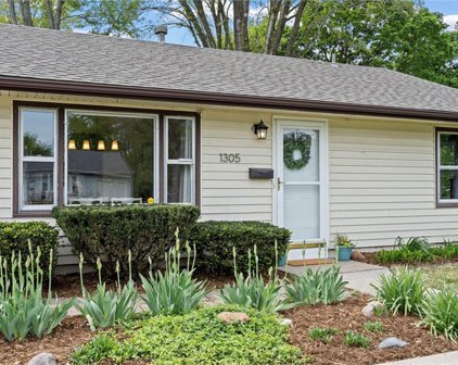 1305 NE 67th Place, Gladstone