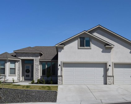 7066 Corsica St, West Richland