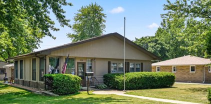 350 E Chestnut Street, Paxton