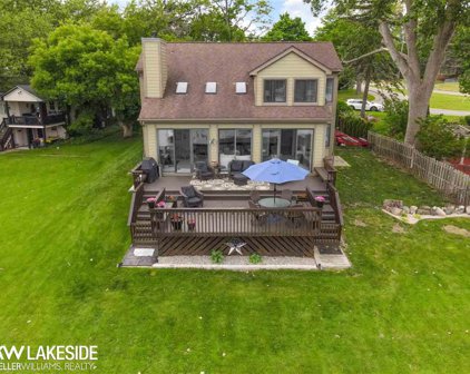 21 Crescent Road, Waterford Twp