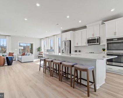 215 Park Central Ter Unit #B, Manassas Park
