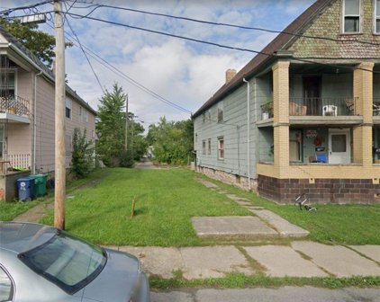 814 Armory  Place, Niagara Falls-City-291100