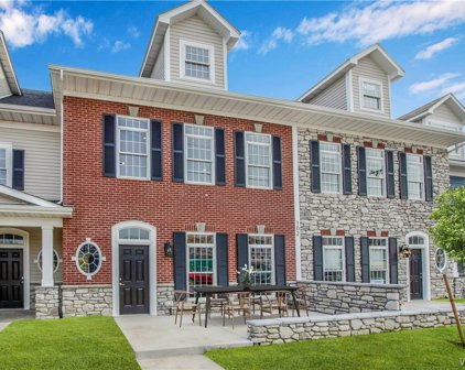 106 B California Unit B, Williamsville Village-Amherst-142201