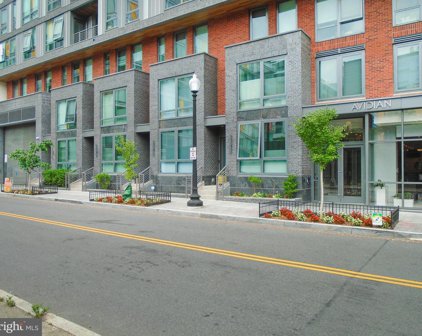 1211 Van St Se Unit #1211, Washington
