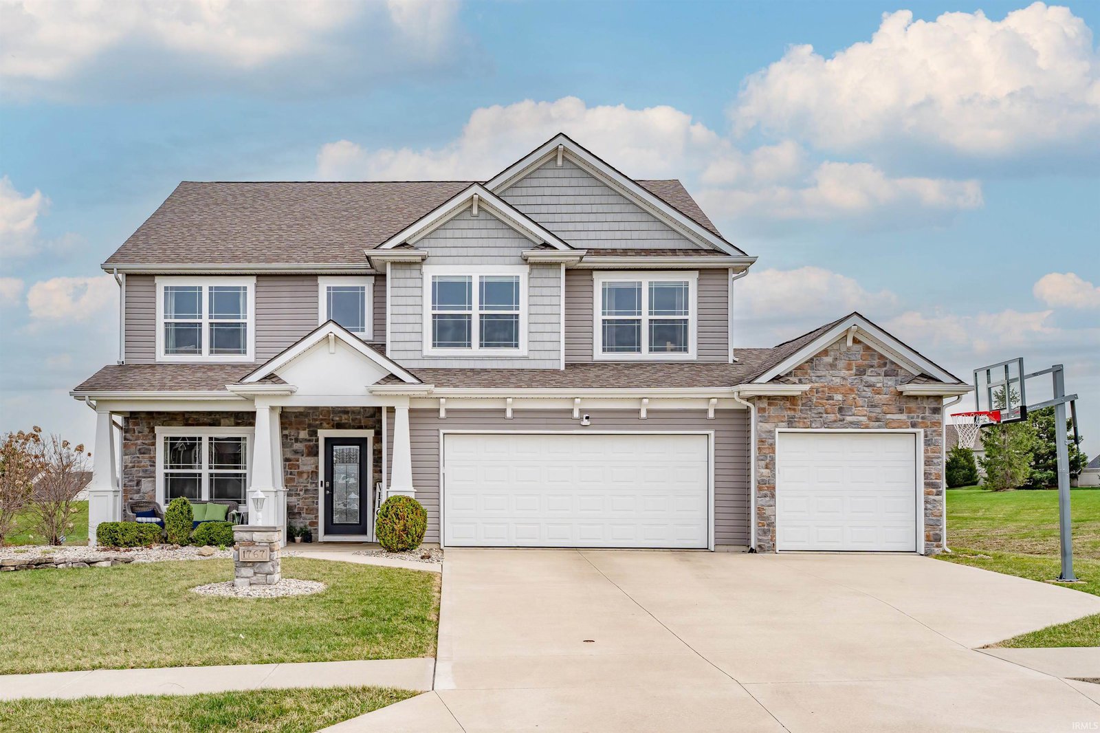 1767 Glen Hollow Dr, Fort Wayne