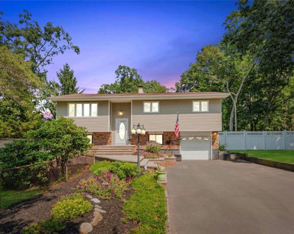 49 Greis Avenue, Nesconset