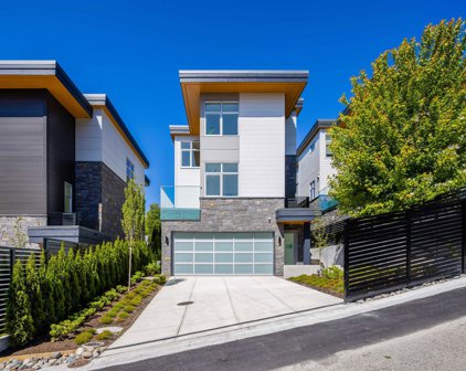 584 Arthur Erickson Place, West Vancouver