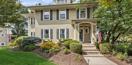 100 Sunset Avenue, La Grange