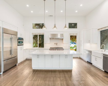 5744  Celedon Creek, Playa Vista