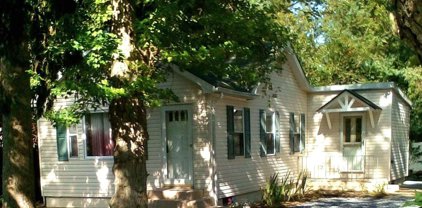 43 Lake Grove Boulevard, Centereach