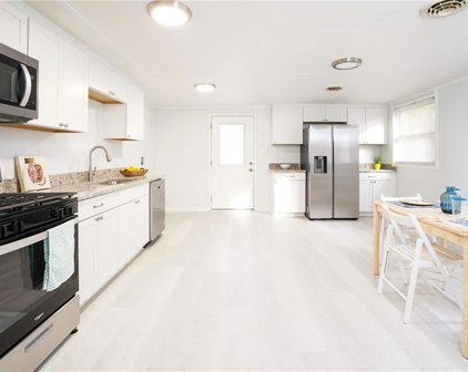706 Grimes Road, Hampton East