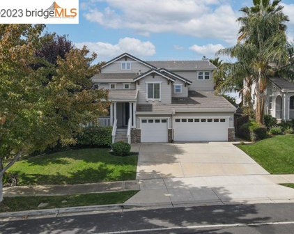 381 Roundhill Dr, Brentwood