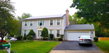 18917 Cross Country Ln, Gaithersburg