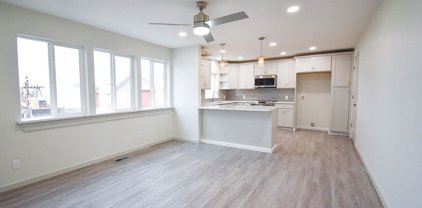 8790 Van Belle, Sunnyside