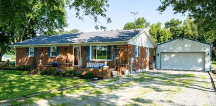 2132 Pansy Rd, Clarksville
