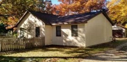1009 S McClelland Avenue, White Cloud