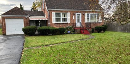 325 Meyer Road, Amherst