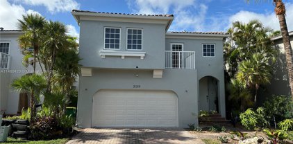 21210 Ne 31st Place, Aventura