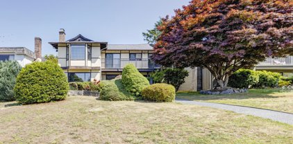 528 W 20th Street, North Vancouver