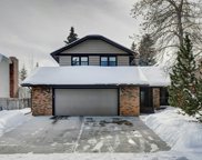 208 Canterville Drive Sw, Calgary image