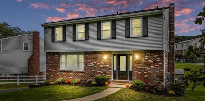 5004 Meadowridge Lane, Hampton