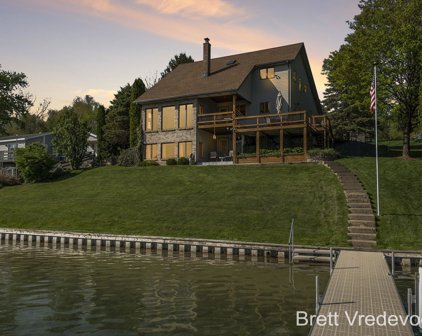 12635 Oakwood Shores Street, Wayland