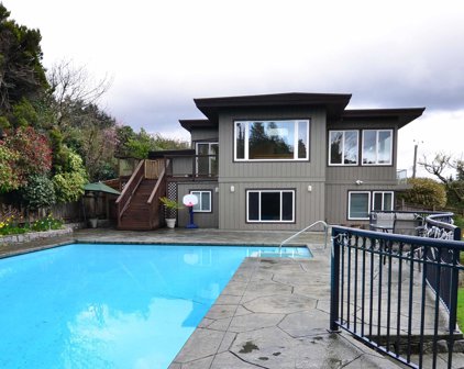 1955 18th Street, West Vancouver