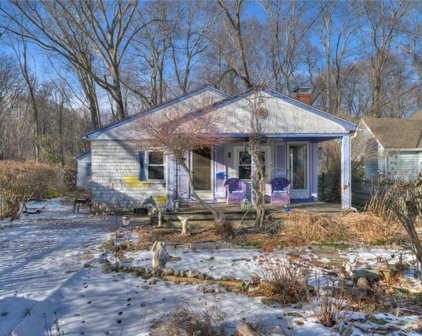 226 Plum Point Road, North Kingstown
