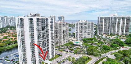 3675 N Country Club Dr Unit #206, Aventura