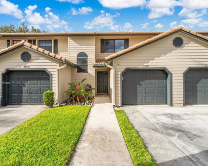 9156 Vineyard Lake Dr Unit #9156, Plantation