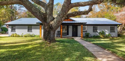 909 Trenton, Tyler