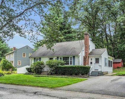 38 Hunting Ave, Shrewsbury