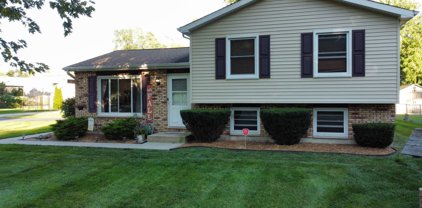 6702 Rose Avenue, Crystal Lake