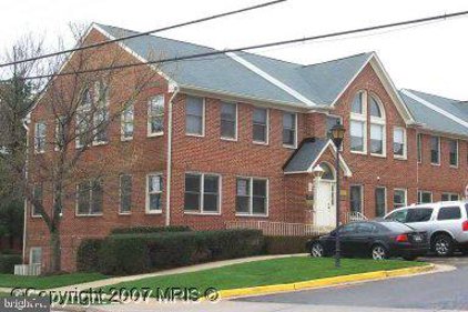 9663 Main St, Fairfax