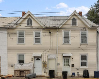 216, 218 N College St, Martinsburg