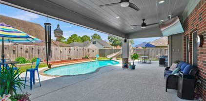 211 Green Cedar Drive, League City