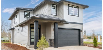 427 SUNDAY DR, Creswell